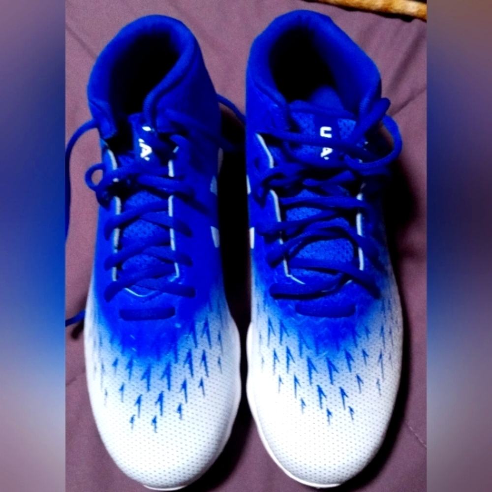 Mens football cleats